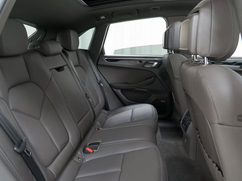 New 2026 Porsche Macan AWD/4WD image 29