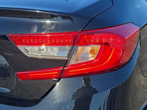 Used 2021 Honda Accord EX-L image 7