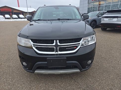 Used 2019 Dodge Journey SE w/ Premium Group image 2