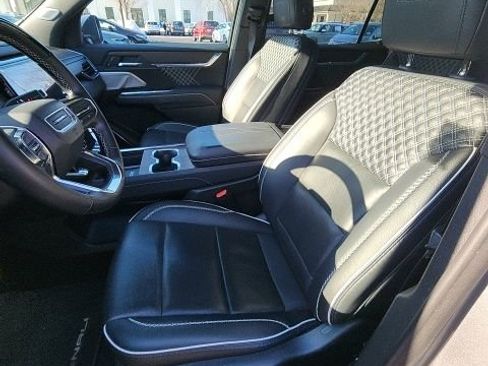 Used 2024 GMC Acadia Denali w/ Super Cruise Package image 10