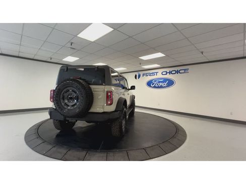 New 2025 Ford Bronco Outer Banks w/ Sasquatch Package image 9