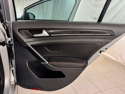 Used 2016 Volkswagen GTI SE FWD image 17