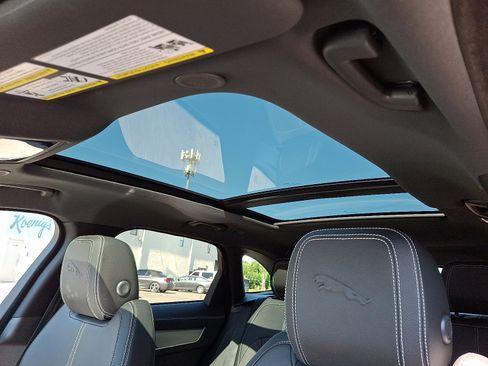 Used 2025 Jaguar F-PACE R-Dynamic S image 15