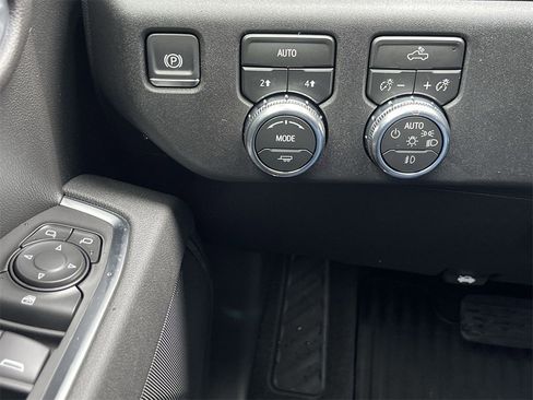 New 2026 GMC Sierra 1500 Elevation image 18