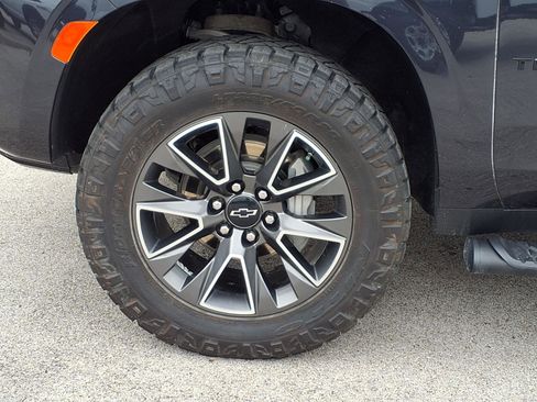Used 2024 Chevrolet Tahoe Z71 w/ Luxury Package image 22