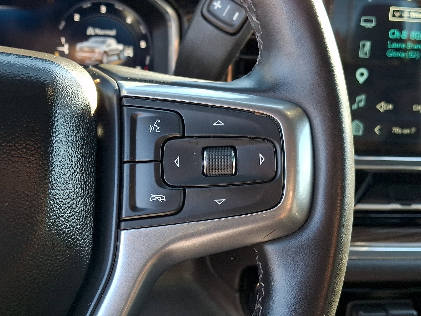 Used 2025 Chevrolet Silverado 1500 LT AWD/4WD image 22