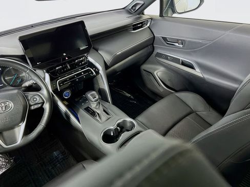 Used 2021 Toyota Venza Limited image 23