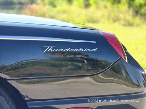 Used 2005 Ford Thunderbird Deluxe 2dr Convertible image 11