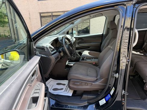 Used 2018 Honda Odyssey EX image 21