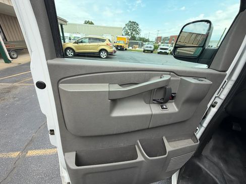 Used 2019 Chevrolet Express 2500 Extended w/ Driver Convenience Package RWD image 19