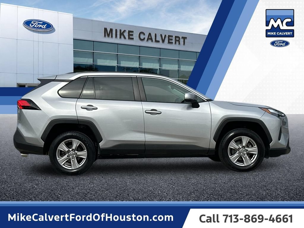 Used 2023 Toyota RAV4 XLE AWD/4WD image 6