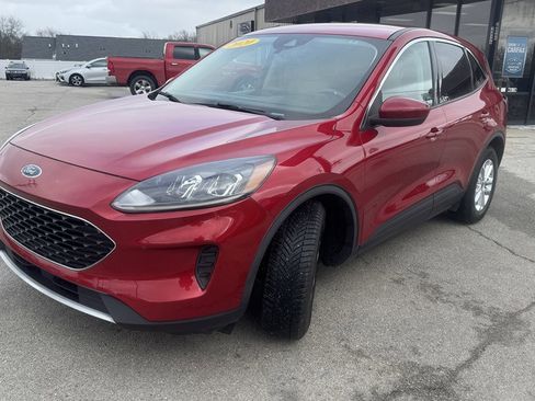 Used 2020 Ford Escape SE image 4