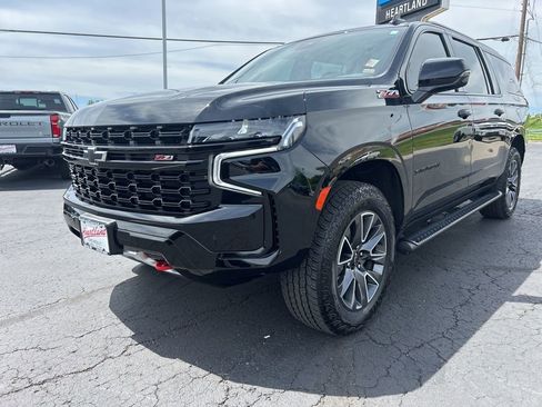 Used 2024 Chevrolet Suburban Z71 w/ Luxury Package AWD/4WD image 1