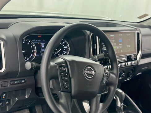 Certified 2025 Nissan Frontier SV AWD/4WD image 33