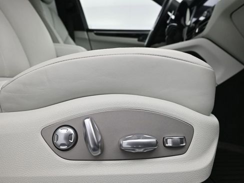 Certified 2024 Porsche Macan AWD/4WD image 15