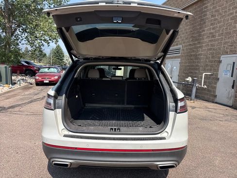 Certified 2023 Lincoln Nautilus AWD w/ Premium Package image 8