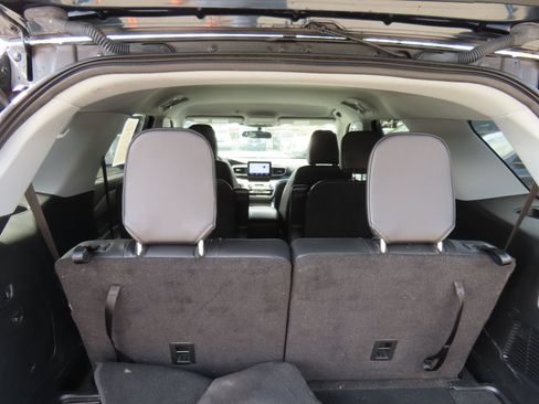 Used 2023 Ford Explorer XLT w/ Equipment Group 202A AWD/4WD image 37