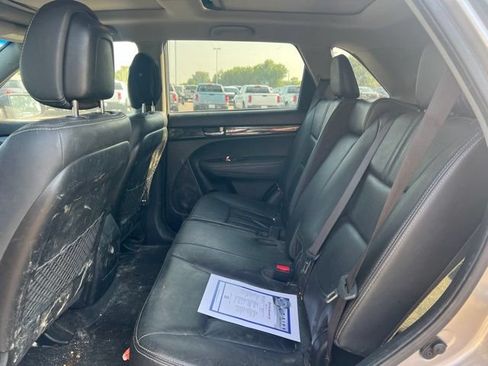 Used 2013 Kia Sorento EX w/ EX V6 Premium Pkg AWD/4WD image 17