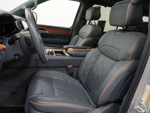 Certified 2024 Jeep Grand Wagoneer Series III w/ Rear Seat Video Group 1 image 19