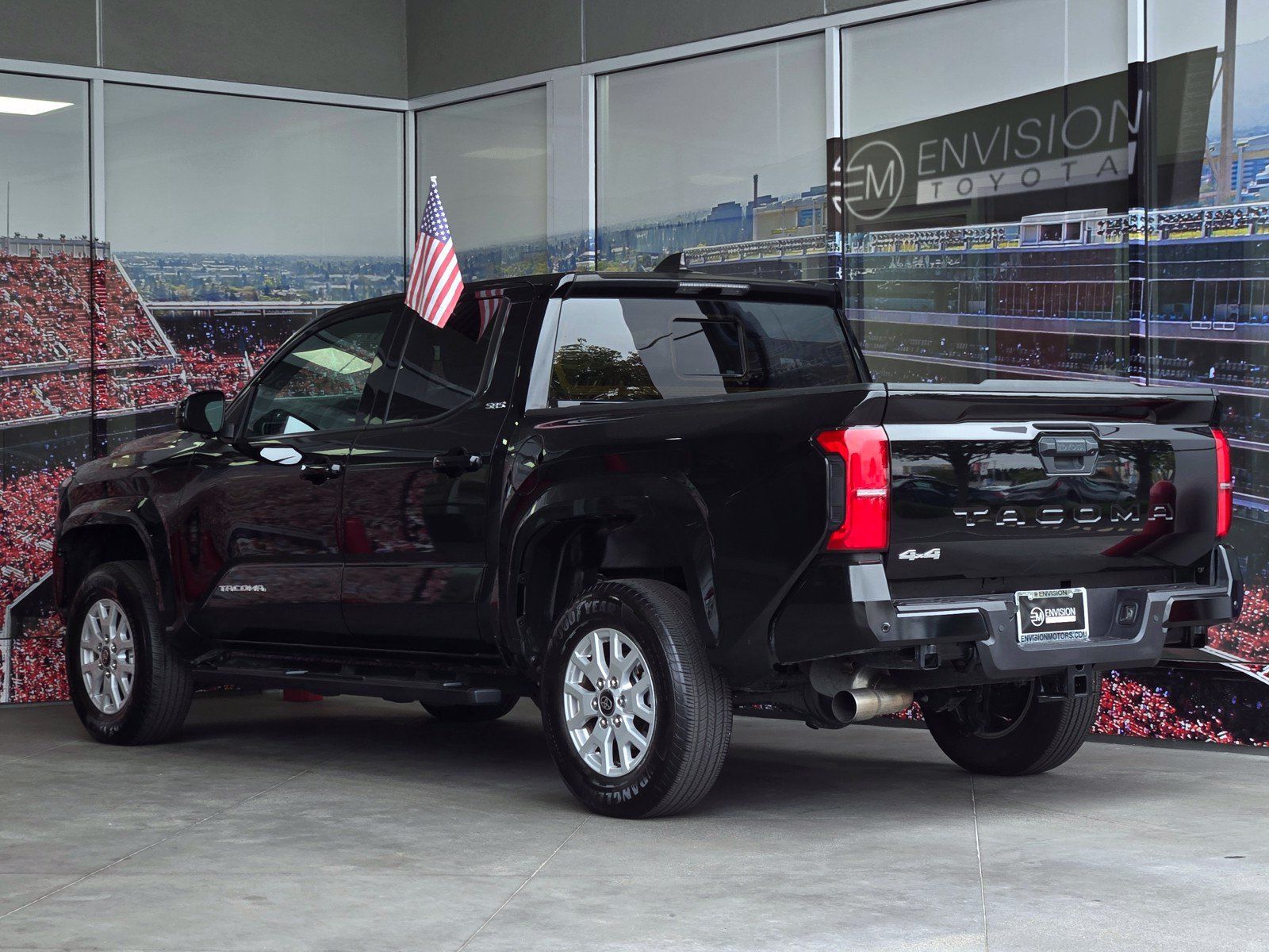 Certified 2025 Toyota Tacoma SR5 AWD/4WD image 6