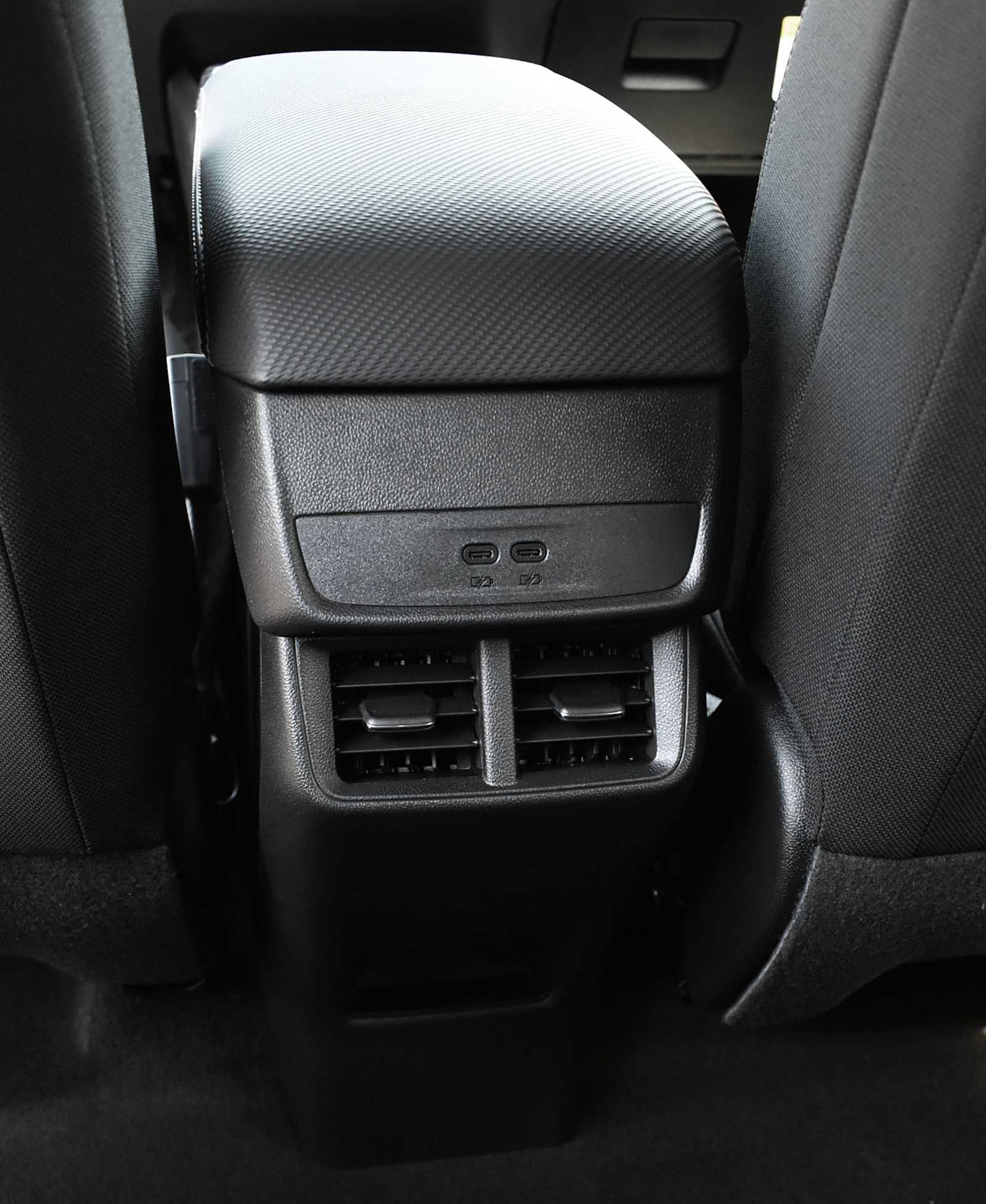 Used 2026 Chevrolet Equinox LT AWD/4WD image 10