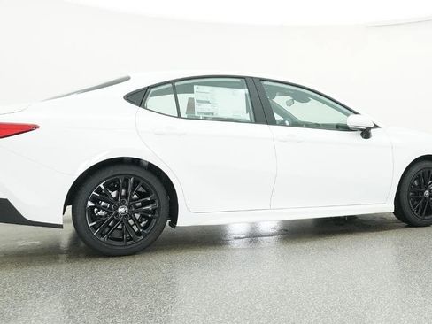 New 2026 Toyota Camry SE FWD image 32