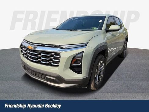 Used 2025 Chevrolet Equinox LT AWD/4WD image 1