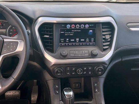 Used 2017 GMC Acadia SLT image 6