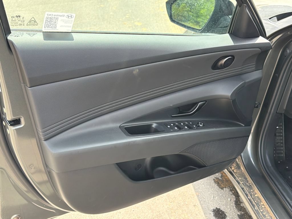 Certified 2025 Hyundai Elantra Sport FWD image 10