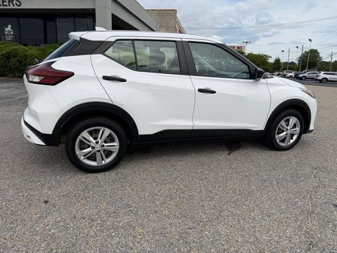 Used 2022 Nissan Kicks S FWD image 23