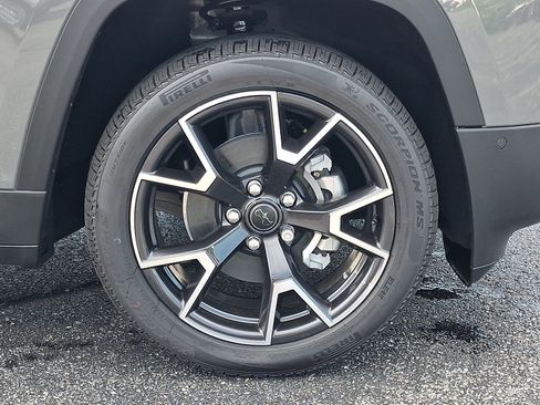 New 2026 Jeep Cherokee Overland w/ Trailer Tow Group AWD/4WD image 8