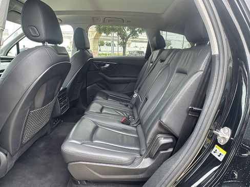 Used 2020 Audi Q7 3.0T Premium Plus AWD/4WD image 15