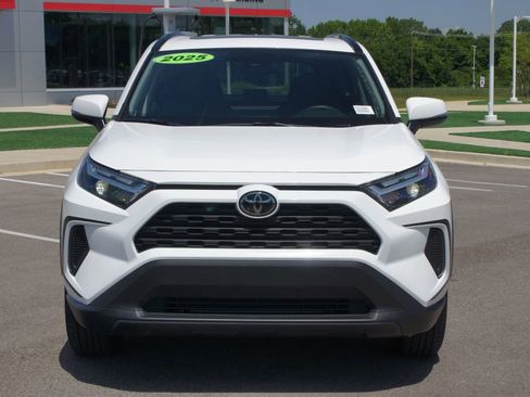 Used 2025 Toyota RAV4 XLE w/ Convenience Package FWD image 25