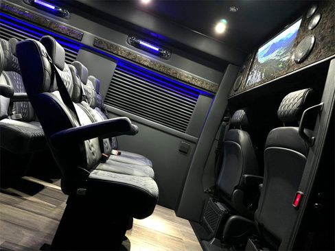 Used 2024 Mercedes-Benz Sprinter 3500 image 23