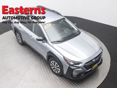 Used 2024 Subaru Outback Premium AWD/4WD image 3