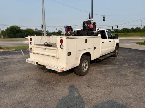 Used 2015 Chevrolet Silverado 3500 W/T AWD/4WD image 3