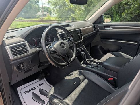 Used 2018 Volkswagen Atlas SE AWD/4WD image 3
