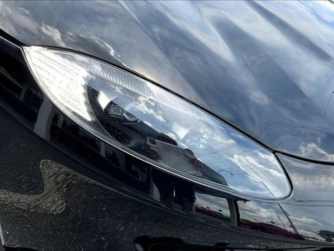 Used 2019 Aston Martin V8 Vantage Coupe RWD image 25