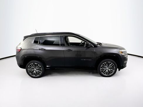 Used 2022 Jeep Compass Limited w/ Elite Group AWD/4WD image 4