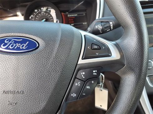 Used 2016 Ford Fusion SE image 9