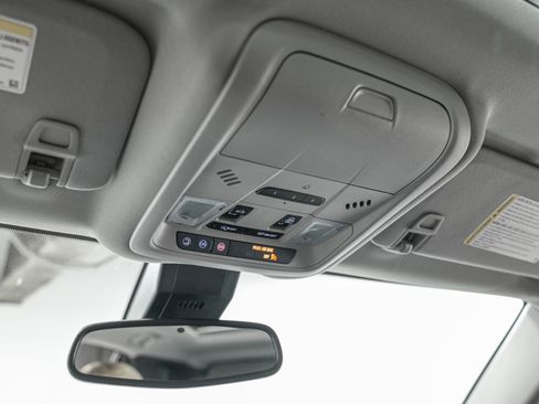 Used 2022 Chevrolet Equinox Premier image 23