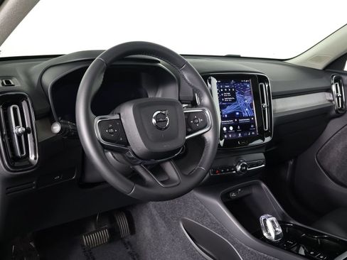 Certified 2026 Volvo XC40 B5 Plus AWD/4WD image 14