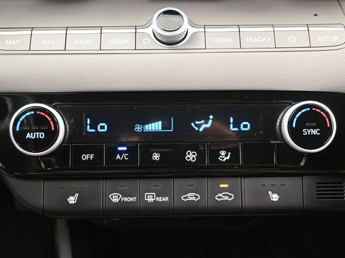 Used 2024 Hyundai Elantra SEL w/ Convenience Package FWD image 17