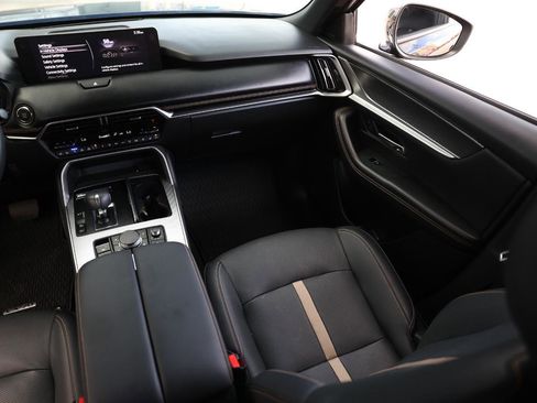 Used 2025 MAZDA CX-70 3.3 Turbo S w/ Premium Package image 23