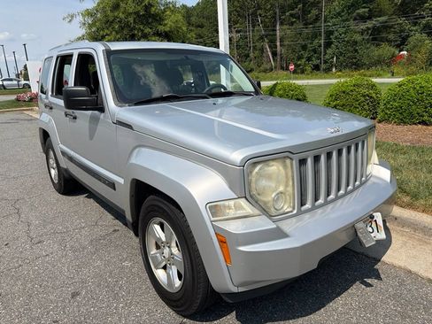 Used 2011 Jeep Liberty Sport RWD image 19