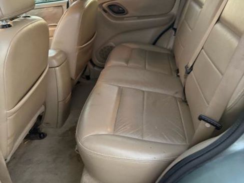 Used 2005 Ford Escape XLT FWD image 10