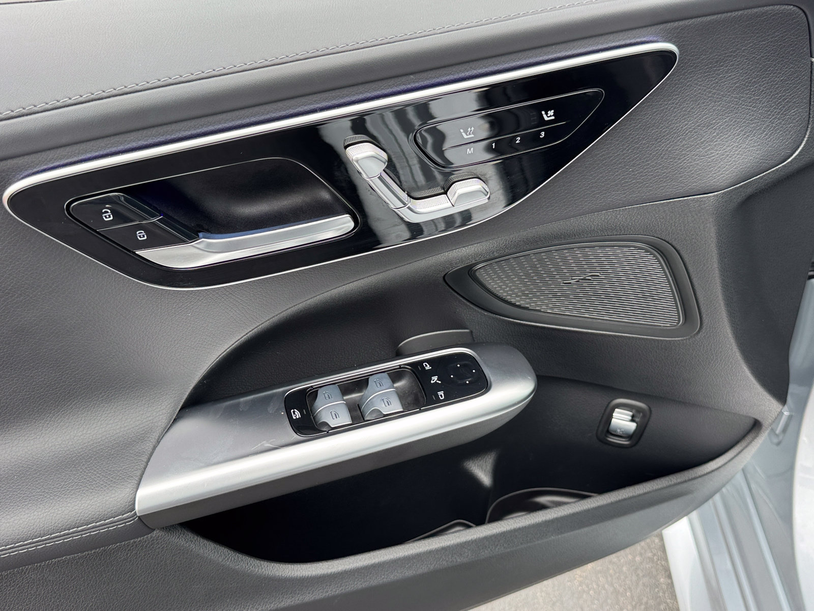 Used 2025 Mercedes-Benz C 300 Sedan image 20