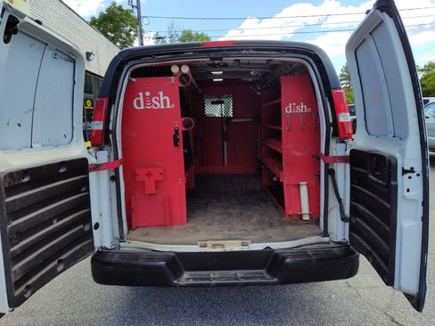 Used 2018 Chevrolet Express 2500 w/ Driver Convenience Package image 16