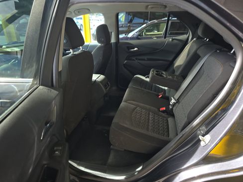 Used 2022 Chevrolet Equinox LT FWD image 16