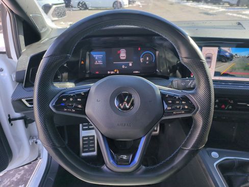 Used 2022 Volkswagen Golf R image 19